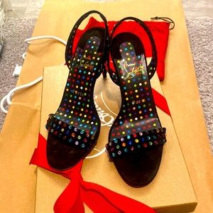 Christian Louboutin 
 ❤️ O MARYLIN STRASS BOUM 85 ♥️